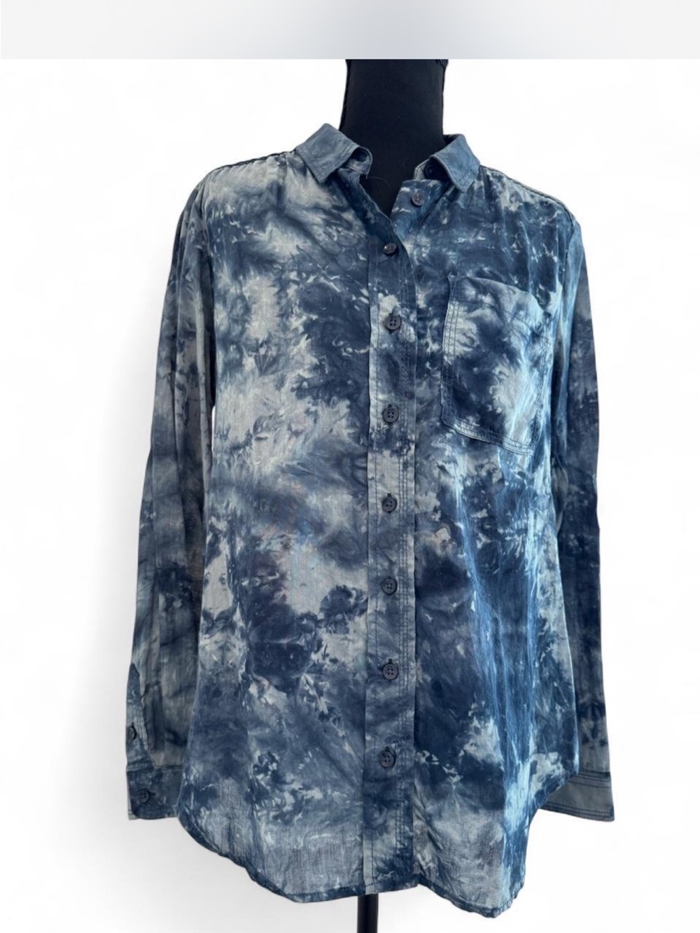 Pilcro Woman Blue Tie-Dye Button-Up Shirt. 💯 cotton. Like new